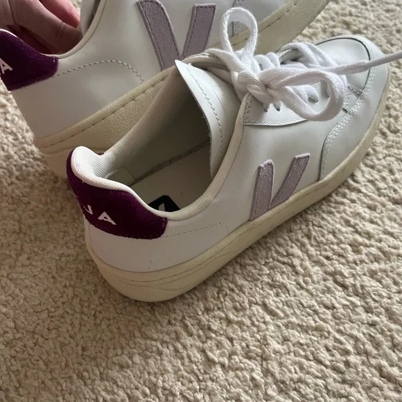 New Veja sneakers - Picture 4 of 5